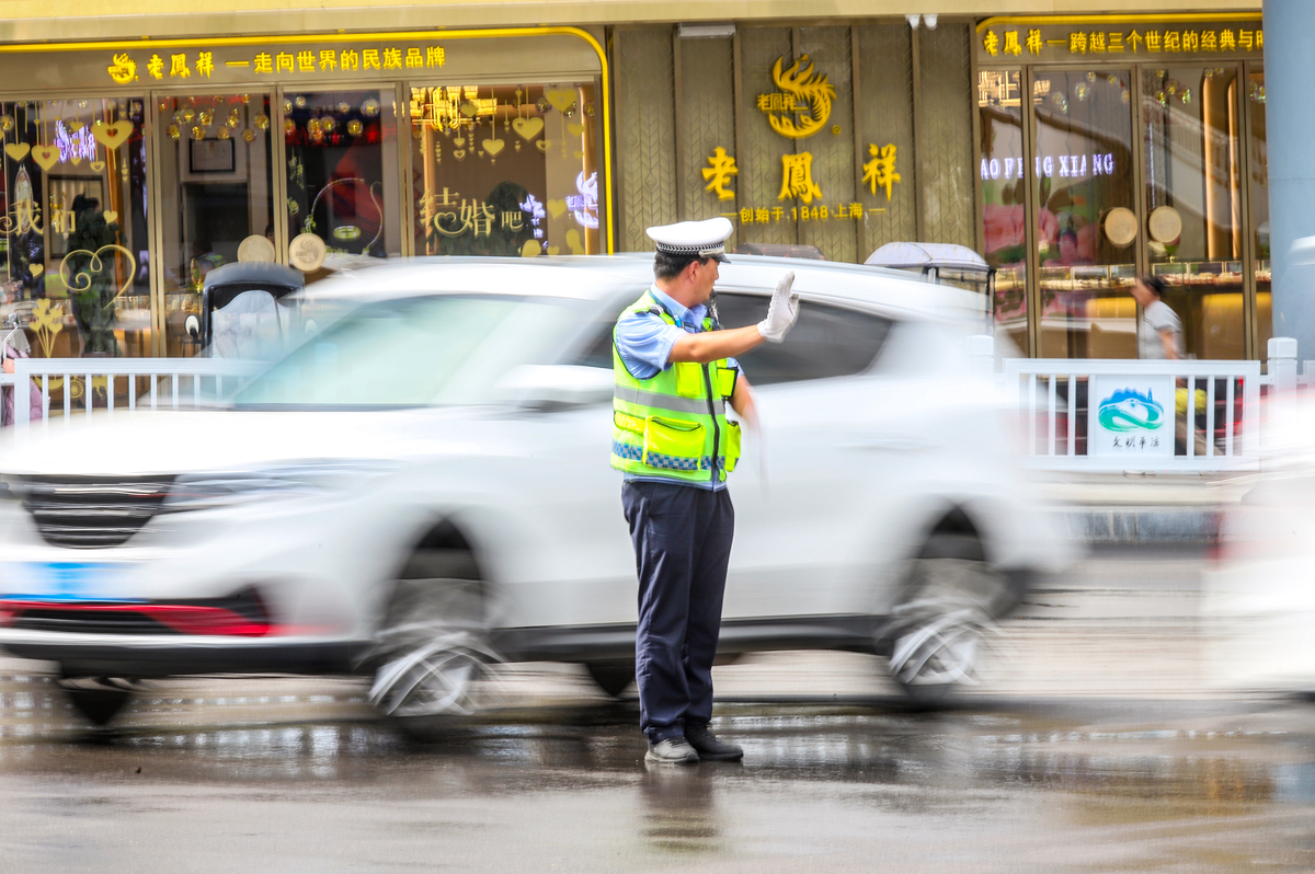 山西省运城市盐湖区基层交通警察可以去派出所吗