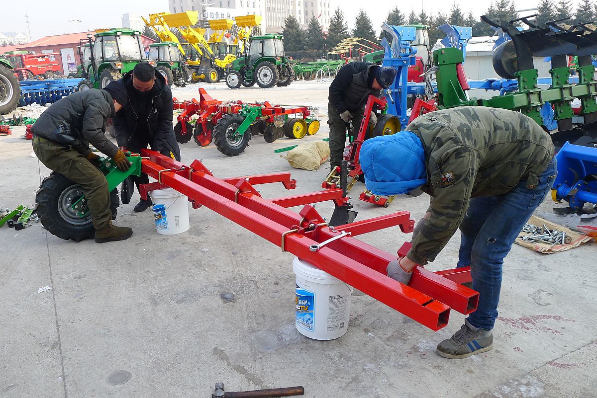 龙门绿篱修球机中修剪底座的用什么材料为什么