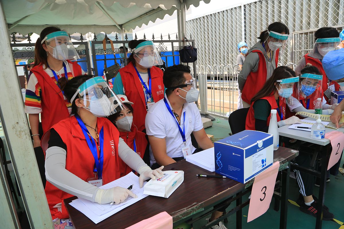 玉溪卫生学校众志成城，科学防控疫情