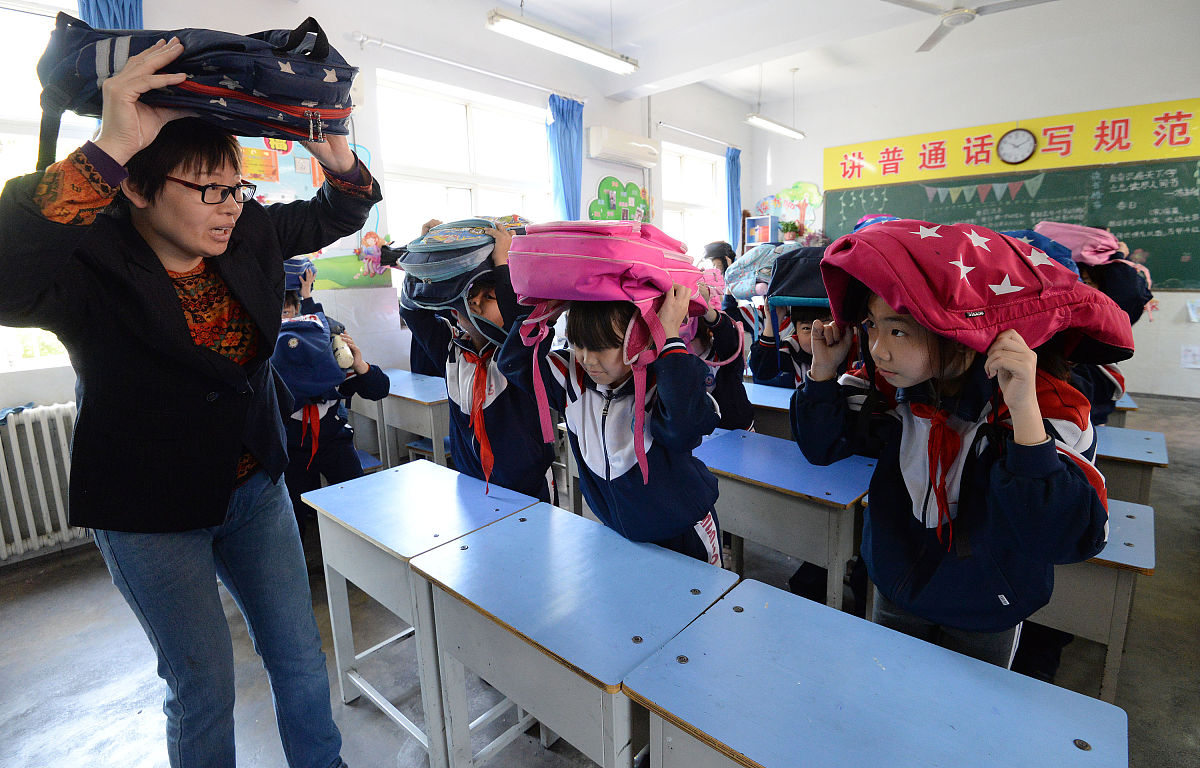 老师如何处理班级的突发事件