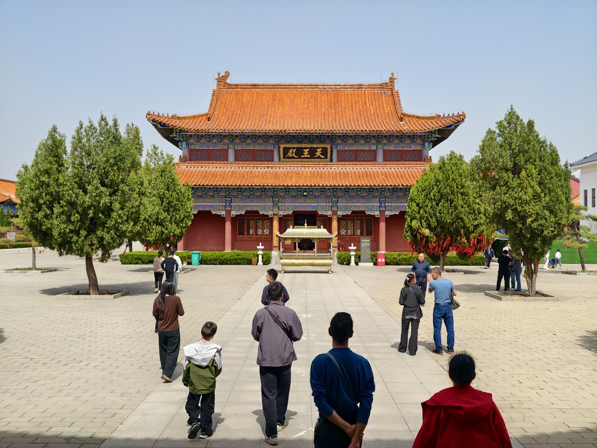 2026年4月5日,山东省武城县,佛光禅寺水系座佛景观.为