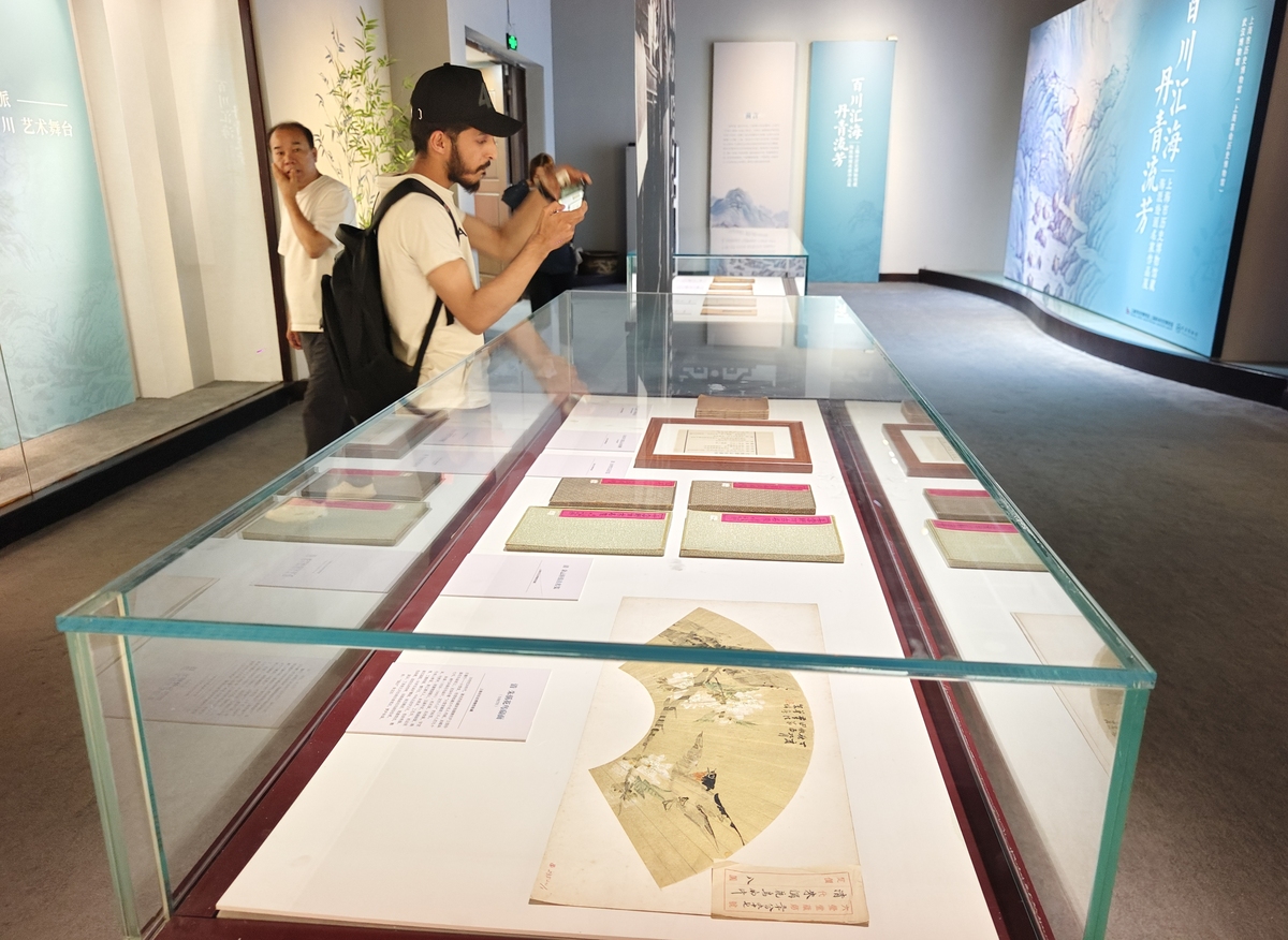 以文化艺术品虚拟展览策划与设计为题写一篇活页式教材的目录目录要求以项目和工作任务的方式