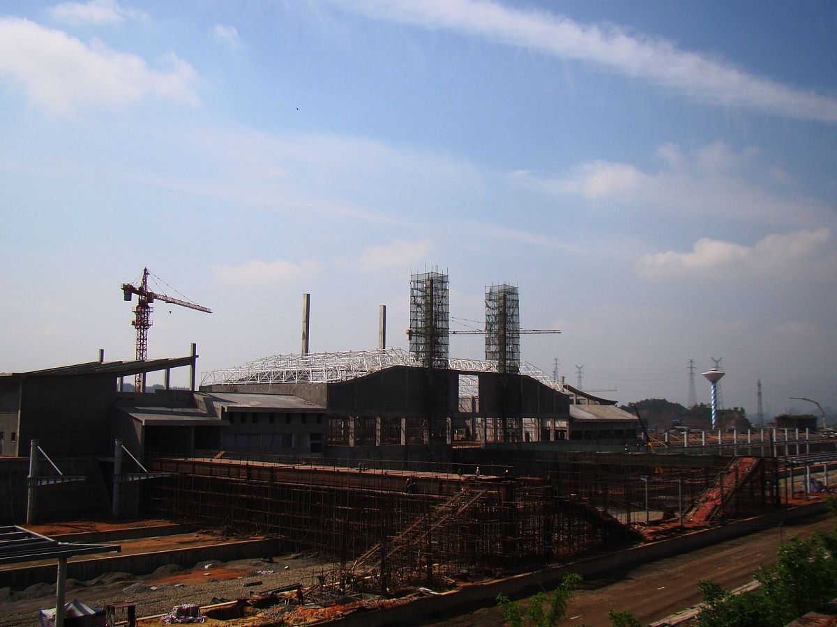 鸡西钢铁厂关闭时间：2002年