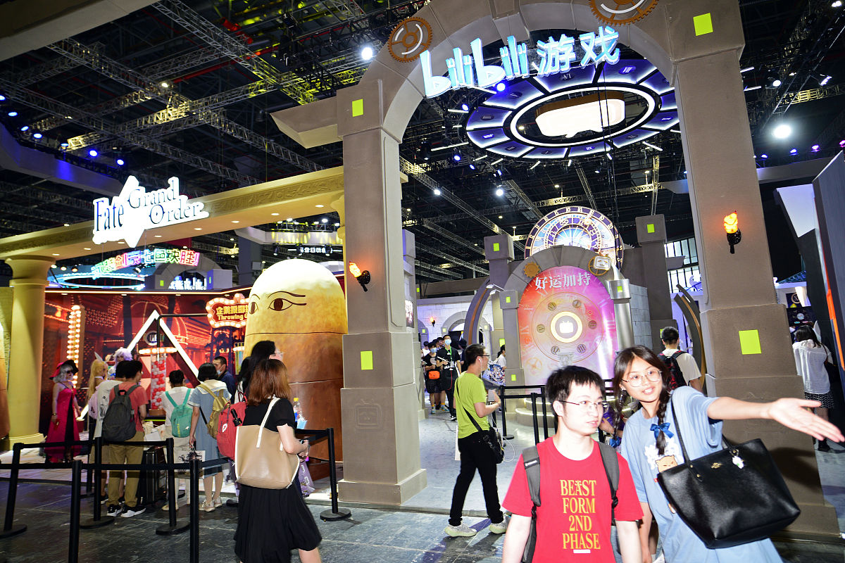 新兰党是什么意思？解读《名侦探柯南》粉丝CP文化