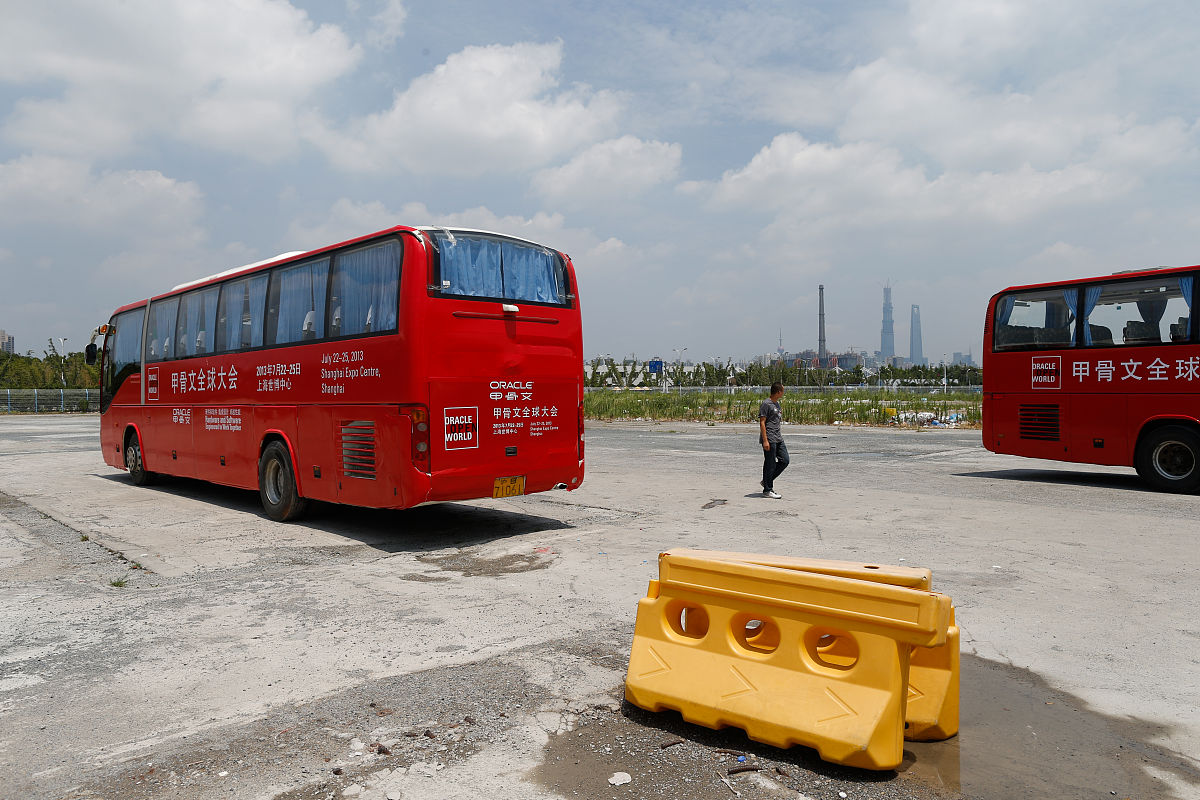 请问在mysql中一个表内可以有多个外键吗