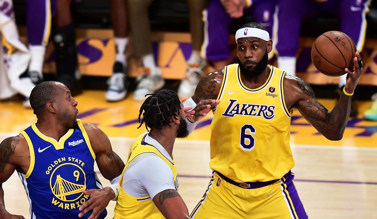 写一段公众号文章内容有关NBA