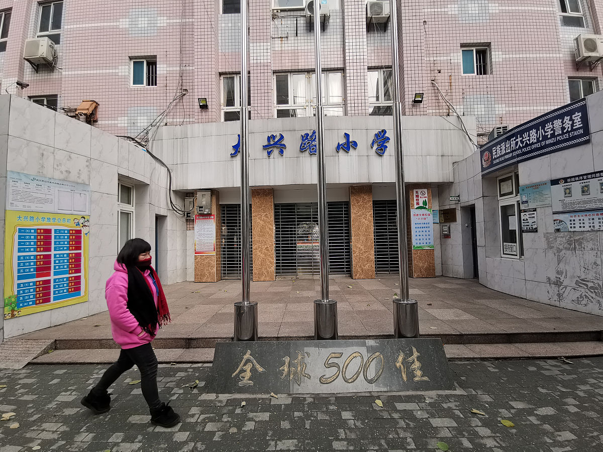 书香雅苑南门急需公共厕所！居民呼吁改善环境卫生