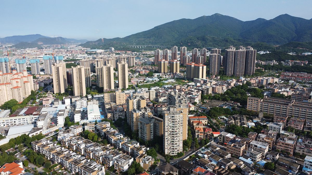 2021年9月6日,广东省东莞市清溪镇城市风光.建筑物,居民自建房,住宅小
