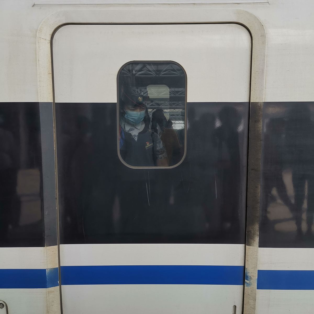 查询北京到石家庄的高铁车次和发车时间