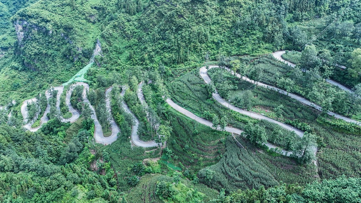 24道拐：贵州险峻山路，挑战自驾极限