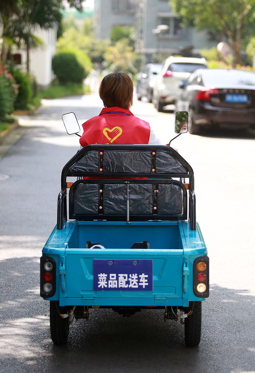 2021年8月25日,江苏省扬州市邗江区竹西街道竹西社区的代购志愿在扬州