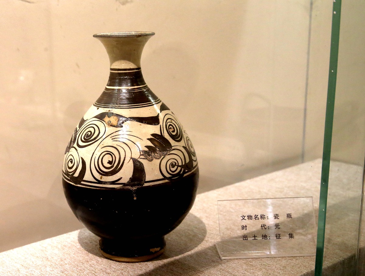 彩陶：传统工艺的魅力与文化价值