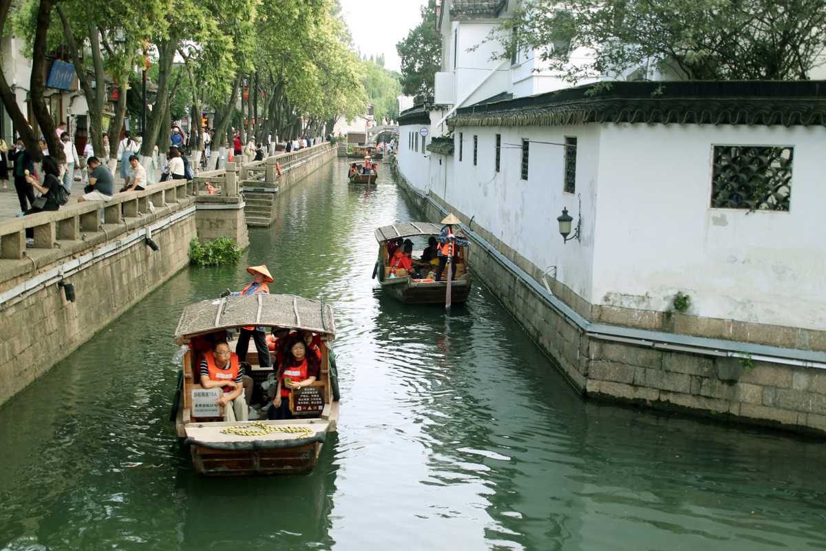 苏州山塘街：历史文化与现代繁华的交融