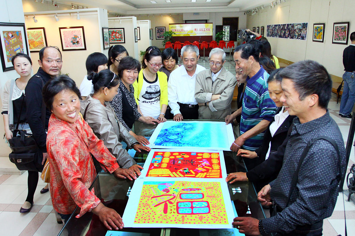 2011年9月21日上午,"唔客农民格东西"姚庄农民艺术展在浙江省嘉兴市嘉