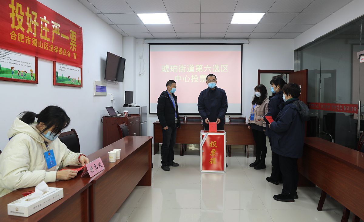 用自己的理解论述长安区基层公务员培训坚持的宗旨不少300字。