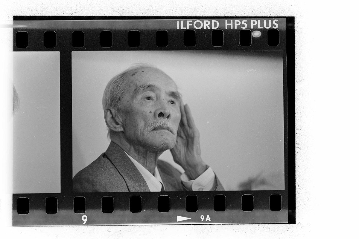 翻译以下内容为中文：23 THE GREAT RESET YES PLEASE—BUT A REAL ONE! Back in April 2020 reacting to the Covid-19 outbreak Jürgen Habermas pointed out that existential uncertainty is now spreading globally and simu