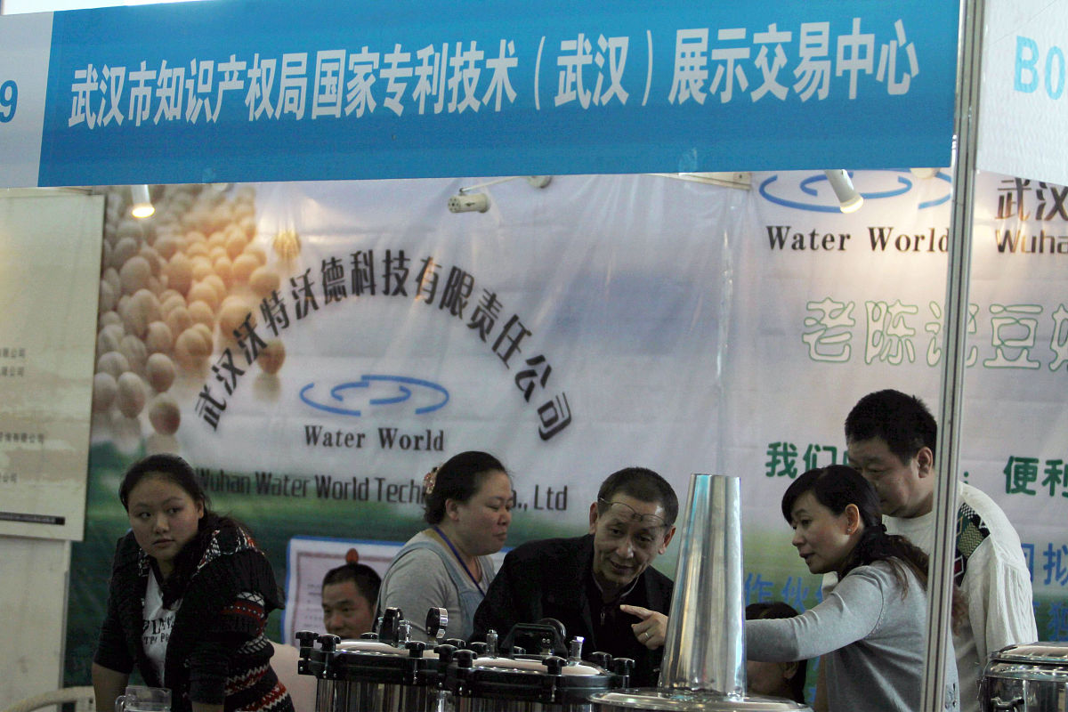 我要申报职业技能大赛 围绕主题食品安全与质量检测现在需要确定申报哪几个模块给我一些建议
