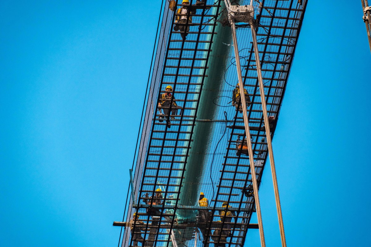 高空作业三宝：安全带、安全绳、安全钩，保障高空作业安全