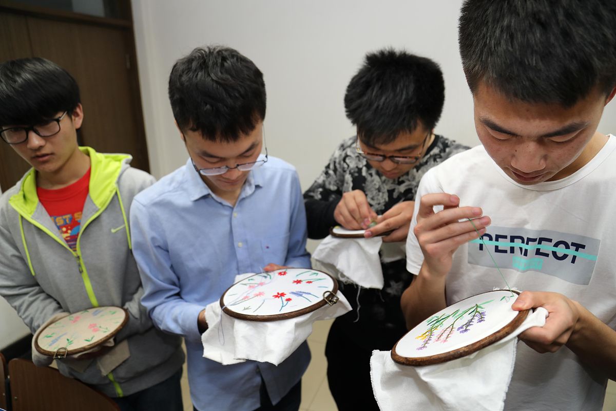 初中生成绩不好也能学航空？成都市航空专业报考指南