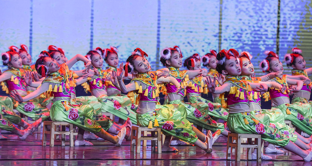 贵州毕节彝文双语职业学校民族音乐与舞蹈专业：培养民族艺术人才的摇篮