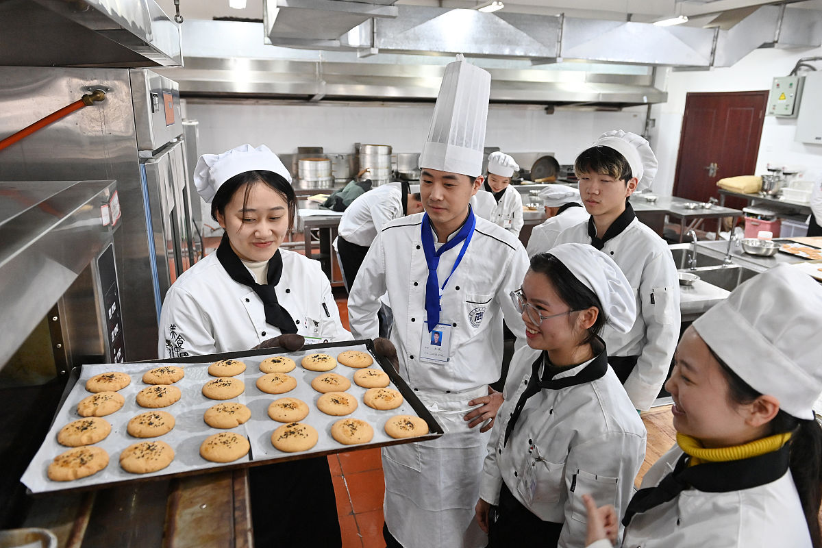 重庆市经贸中等专业学校中餐烹饪与营养膳食专业优势与发展前景 重庆市经贸中等专业学校中餐烹饪与营养膳食专业优势与发展前景
