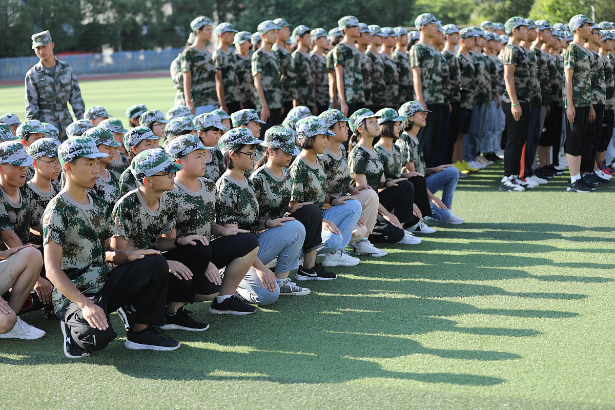 学生军训总结：纪律、团队、体质、品德和爱国情怀的提升