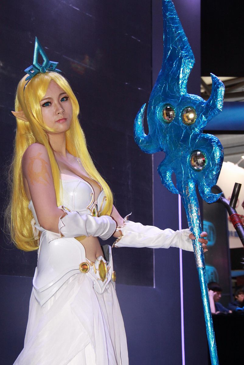 cosplay英雄联盟：角色扮演的魅力与挑战