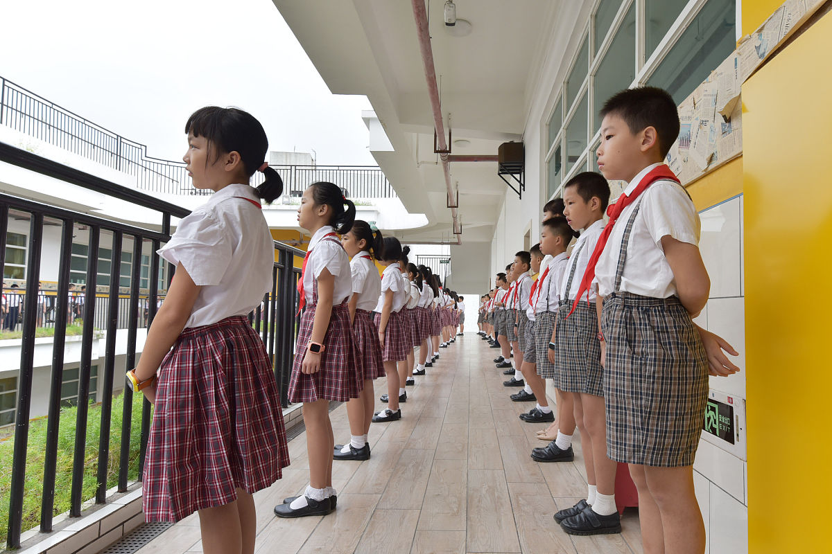 给我一份详细的中小学生仪容仪表规范