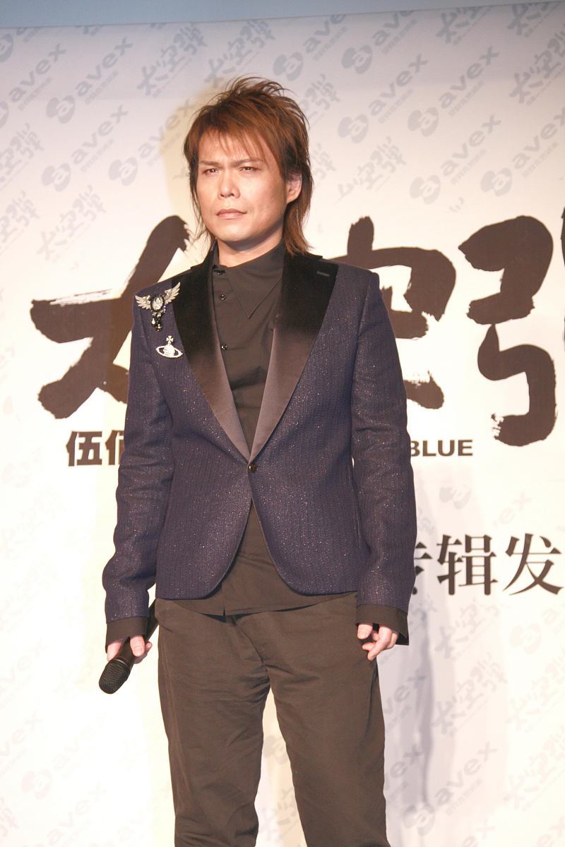 2009年2月12日,北京,伍佰在北京世贸天街song音乐吧为新专辑《太空弹
