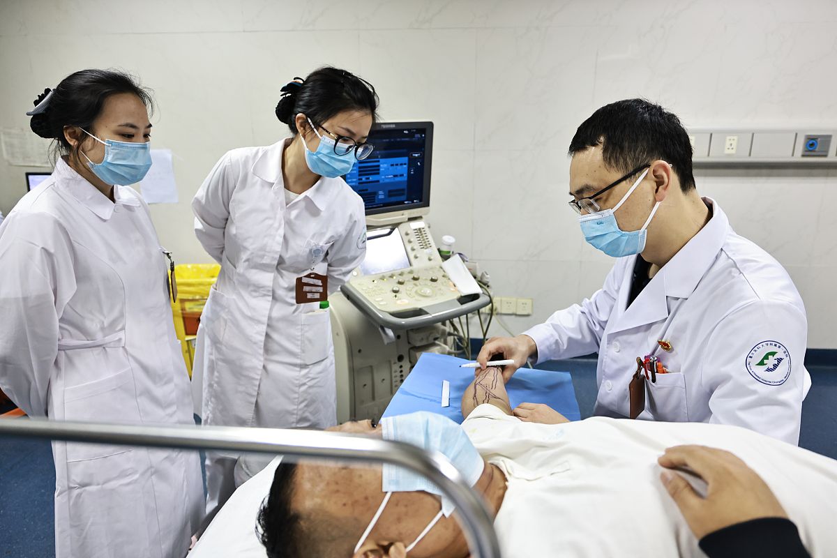 2021年重庆沙坪区适合女生的卫校