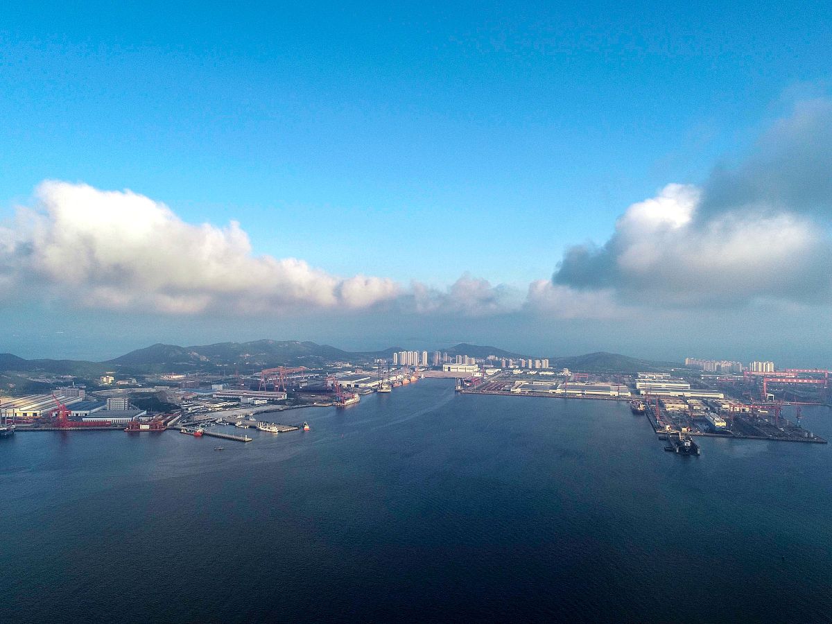 2018年8月6日,青岛西海岸新区海西湾修造船基地.