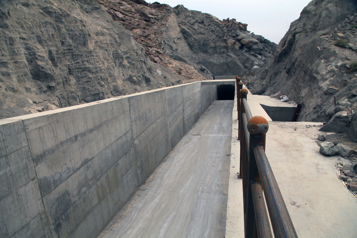 溢洪道施工技术与水流特性研究综述