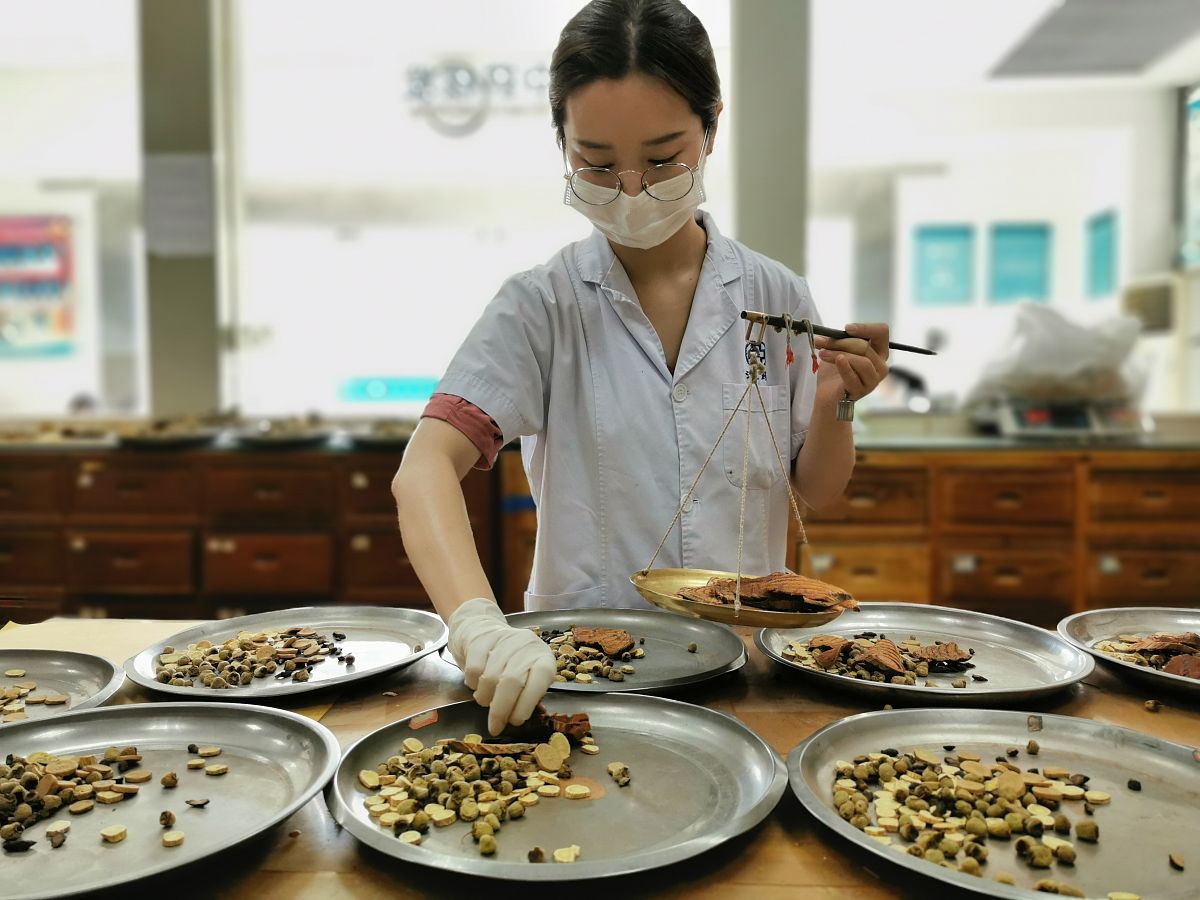重庆市卫生技工学校中药学专业招生就业岗位都有哪些