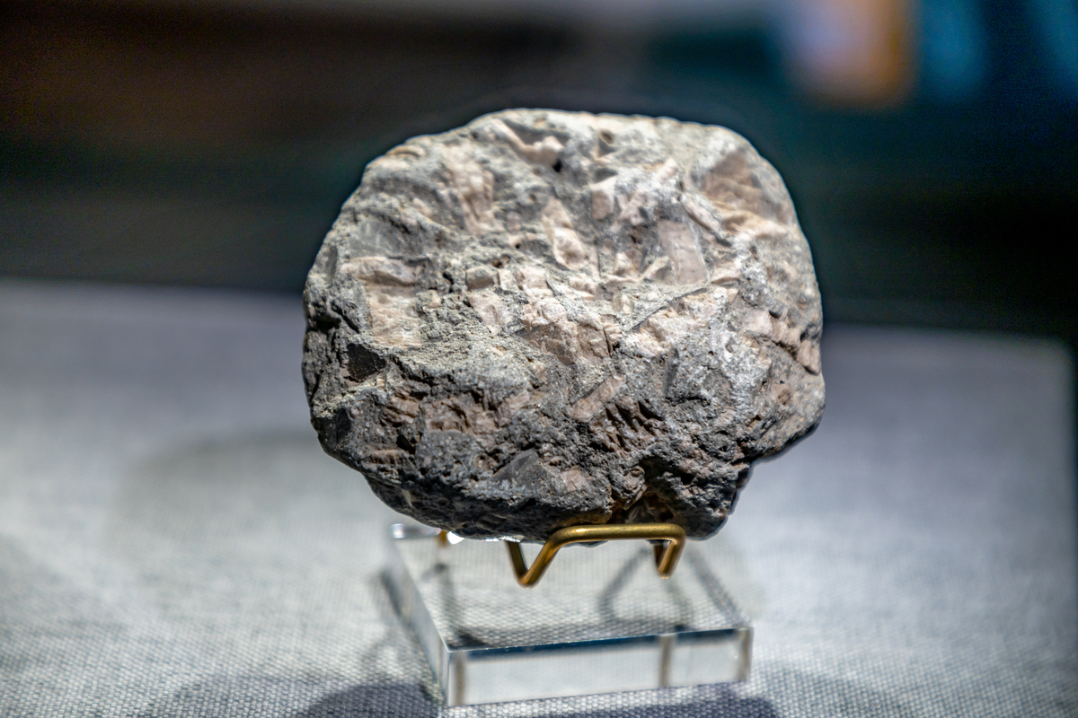 松原技术监督局能检测陨石吗？ 详细解答及陨石鉴定指南