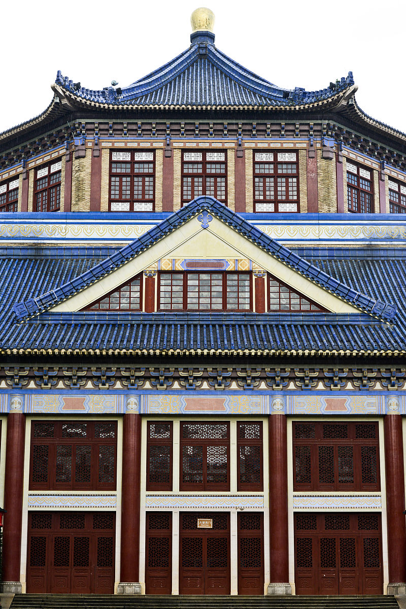 中国古建筑与西方古建筑：风格、形式、色彩、功能差异对比