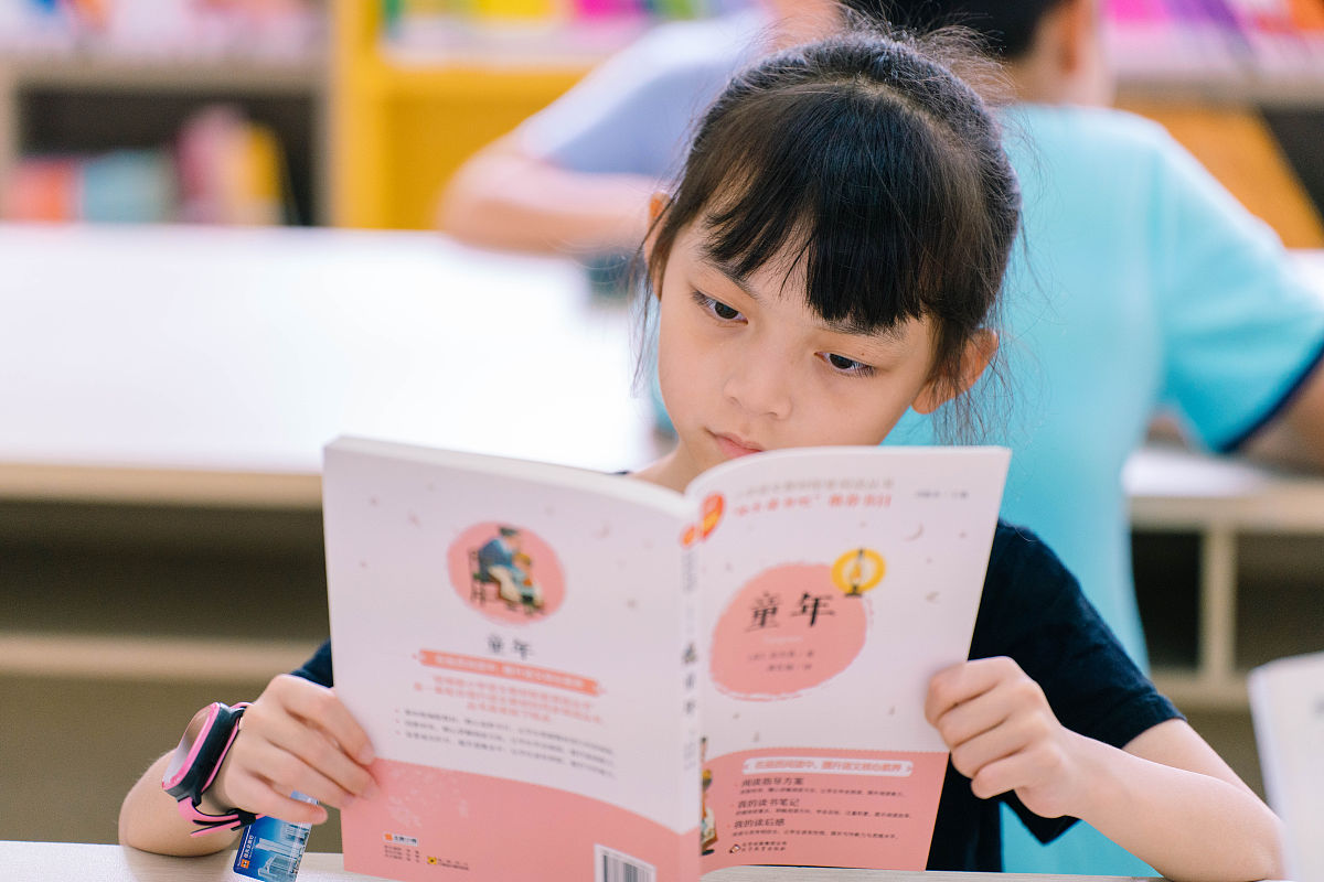 2021年7月19日,广东惠州暑期托管启动首日,在惠城区试点学校,学生参加