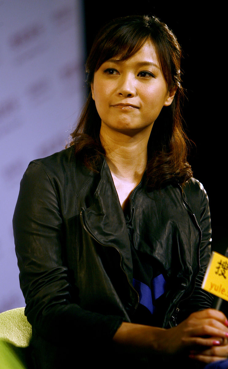 2010年3月26日,北京,"先锋人物校园对谈"活动在电影学院举行.徐静蕾.+