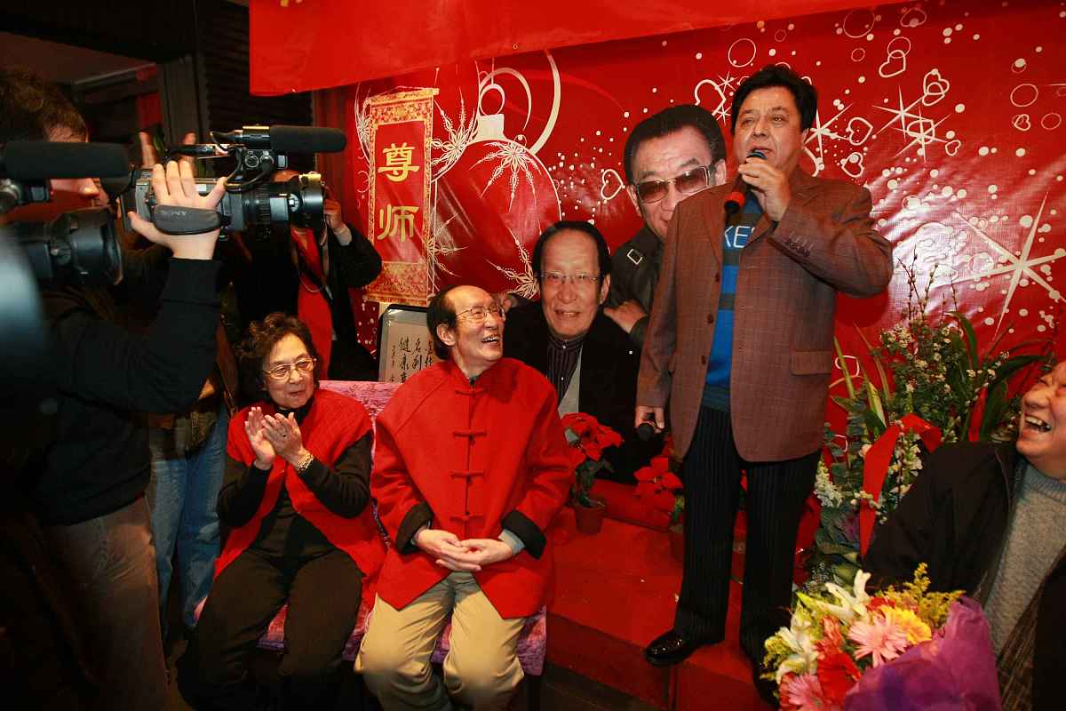 (!!摄影师要求网站可按日常价格下载,其他媒体报纸,周刊,杂志不低于20
