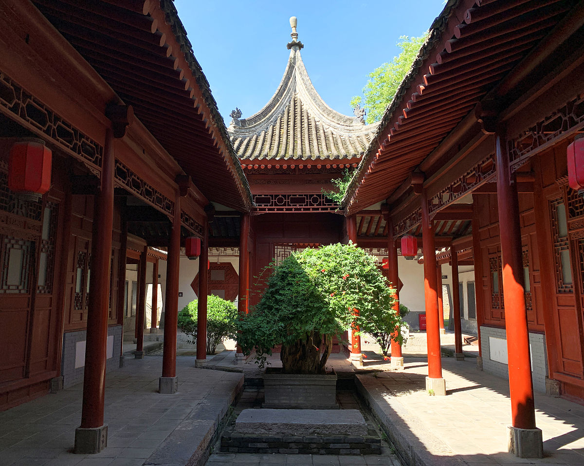 咸阳去中专学校学什么专业好好不好