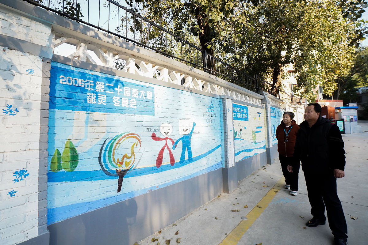 学生回复老师信息：感谢您的信息，我会尽快回复