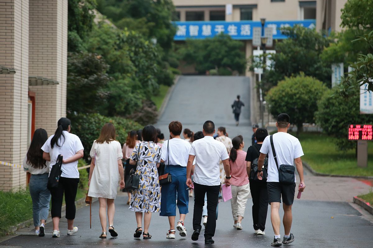 深圳师范大学西丽校区高考没考好还能读大学吗？