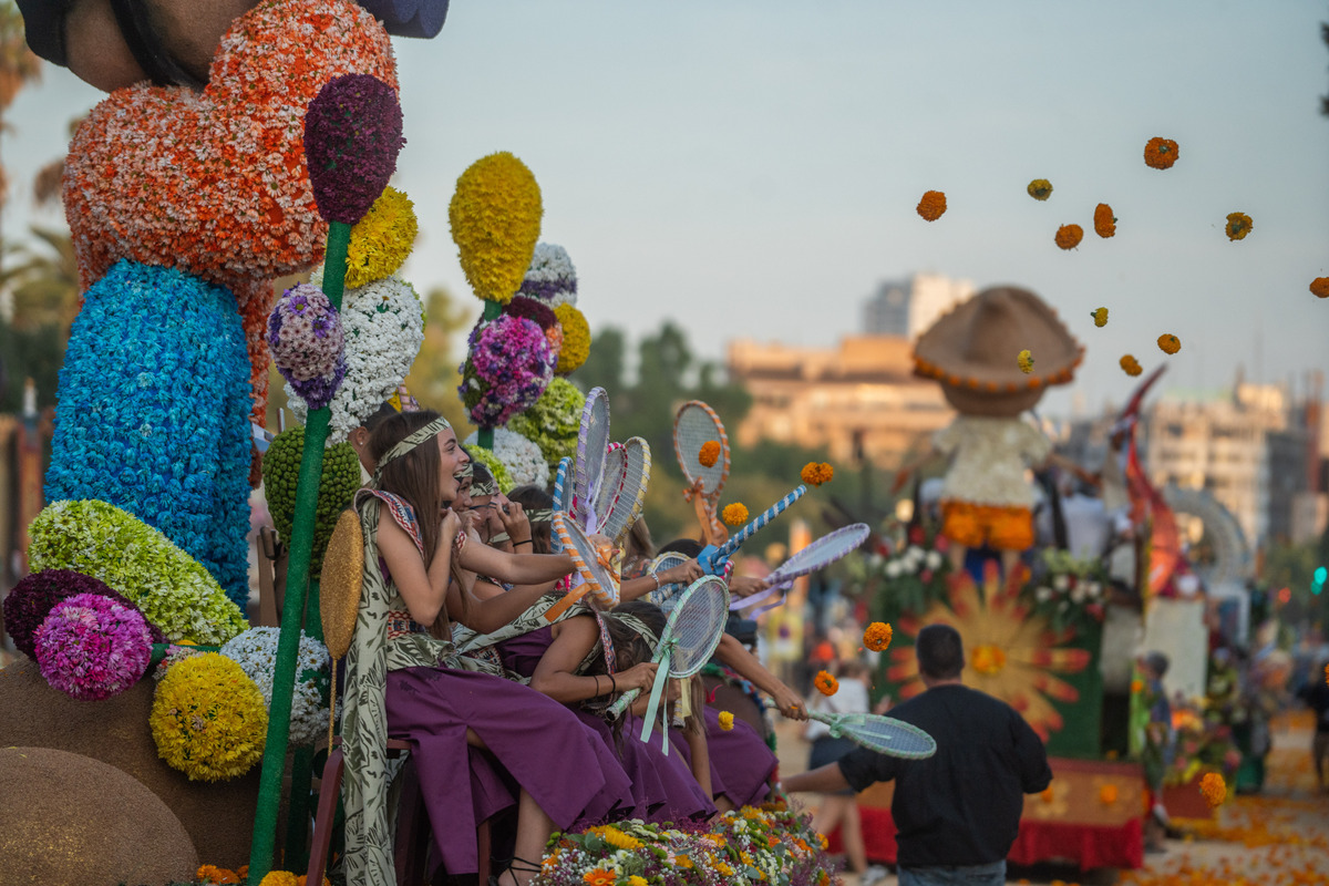 Western Festivals in China English ReportWestern festivals in ChinaTable of ContentsChapterTopicPage Table of contentsⅰ Abstractⅱ AcknowledgementsⅲⅠIntroduction1ⅡMethods2ⅢPresentation of Results3ⅣDisc