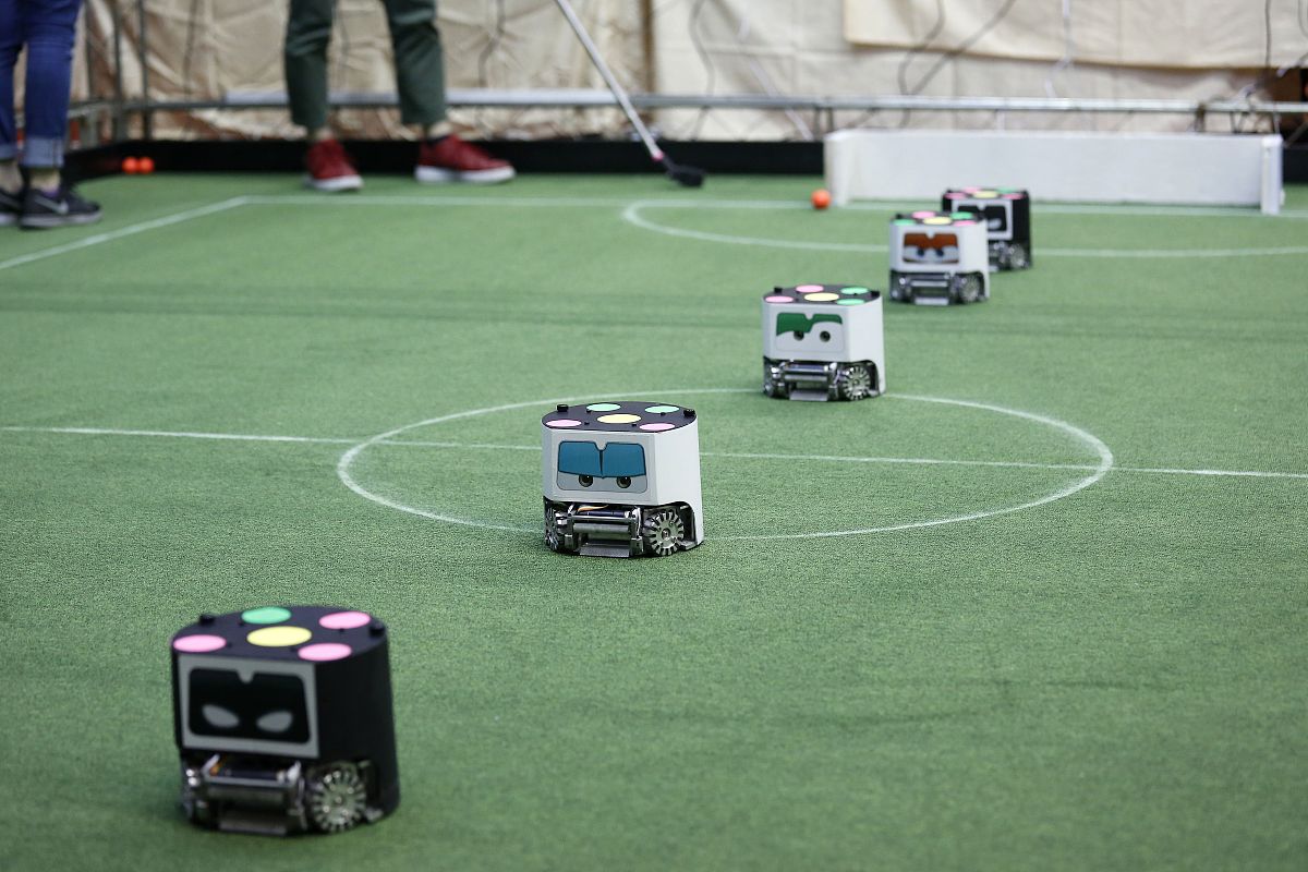 足球机器人需要哪些传感器？