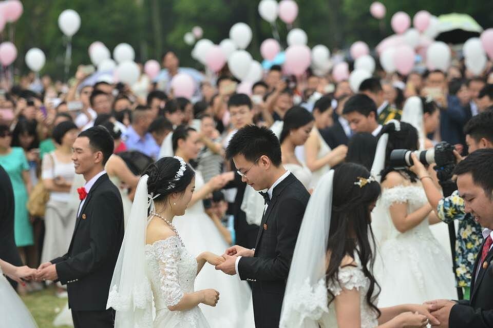 基督徒婚姻祝福语：愿上帝的恩典伴随你们的爱情