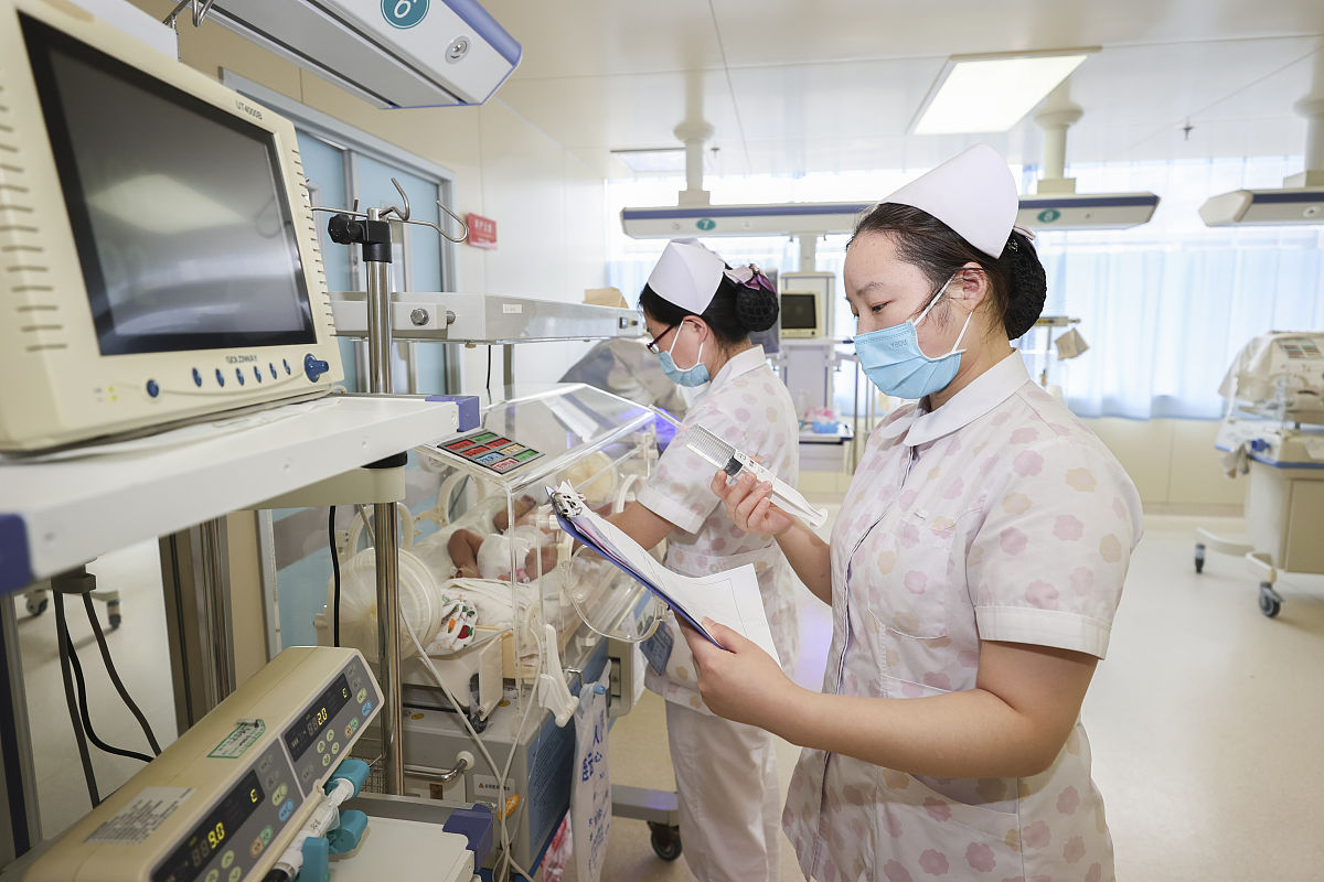 写一个300字的儿科实习护士第3周日记。