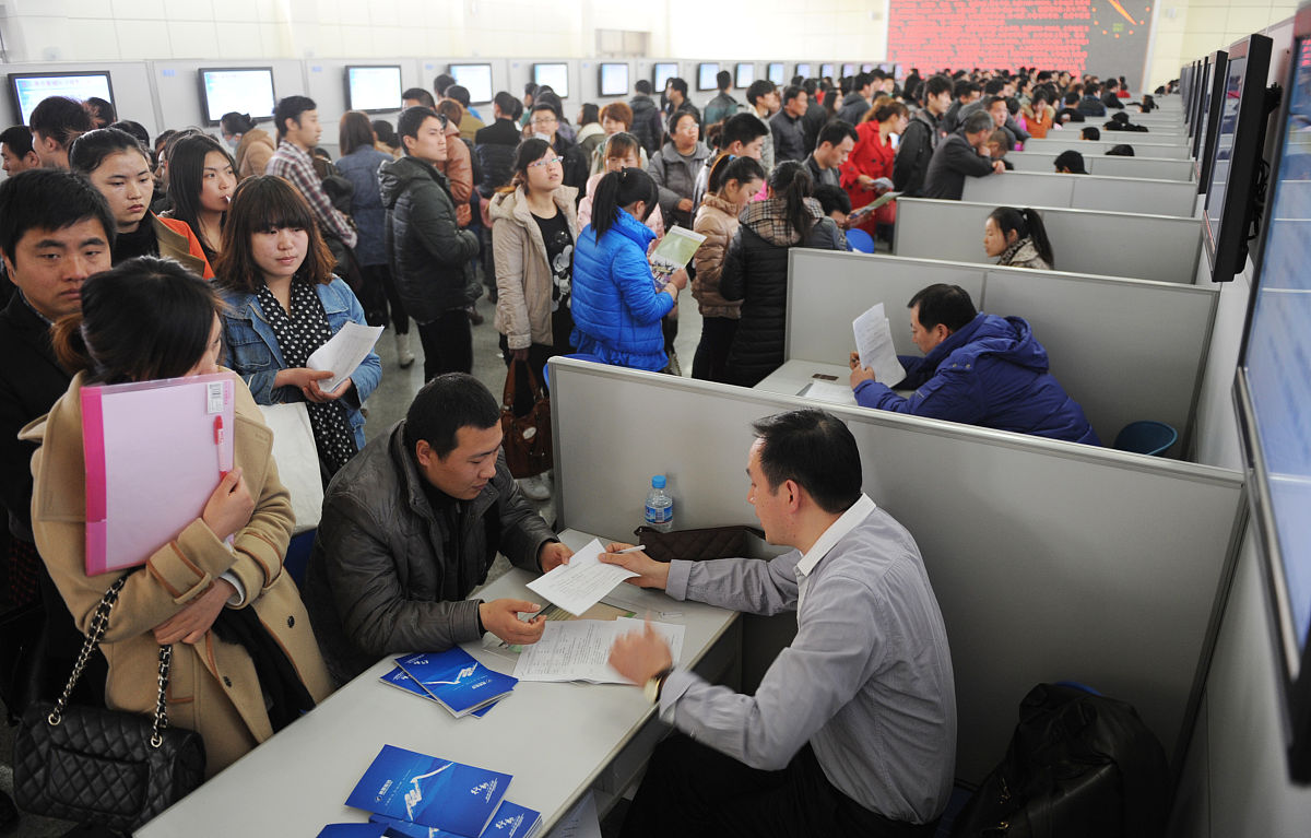 你是一名在政府宣传部实习的大四学生你今天的工作任务是转载新华社推文《河北文安：培育劳务品牌助农就业增收》请据此谈谈你在这项工作中有哪些收获和感受？30字左右