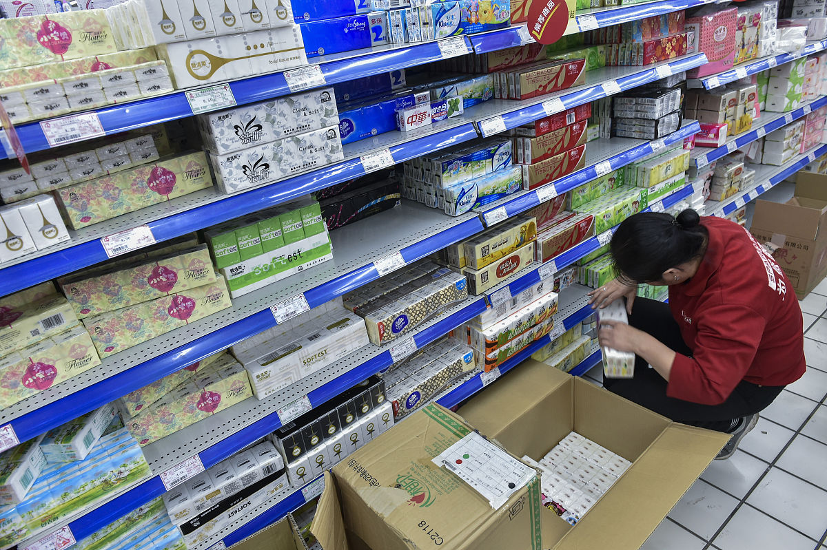 在商店卖口香糖的货柜里放入一盒避孕套会发生什么？