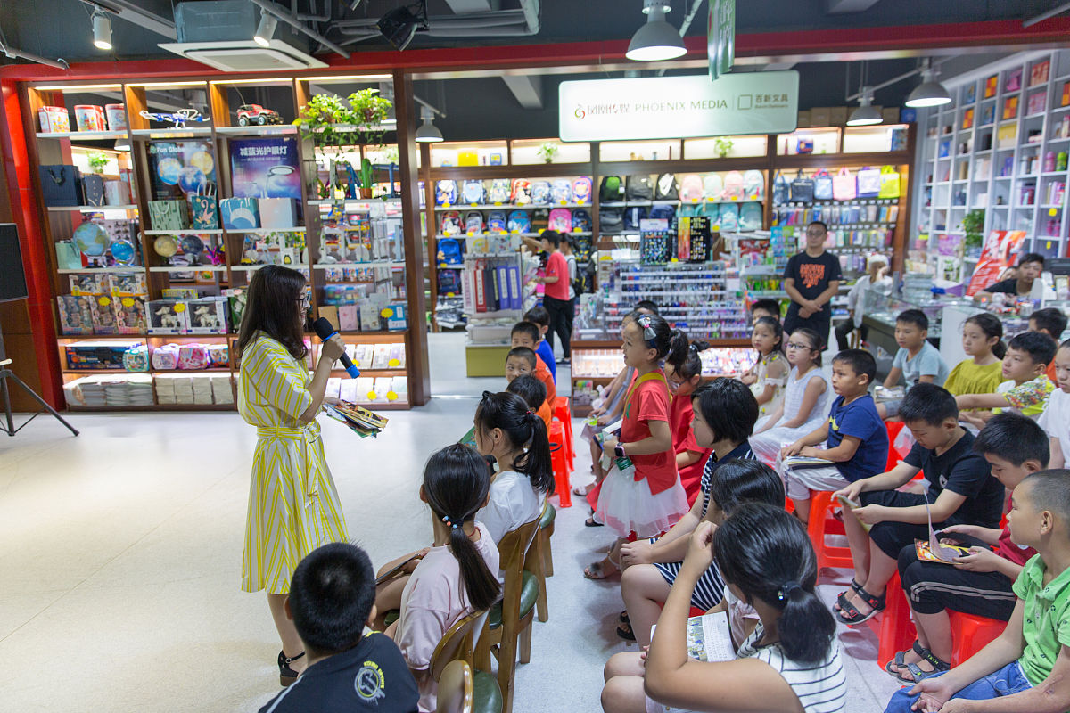 英语分级阅读：从理念到实践，工作室成员共探高效课堂