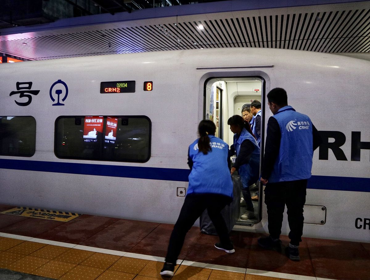 高铁带来的益处：旅游、物流、城市规划和科技产业的变革