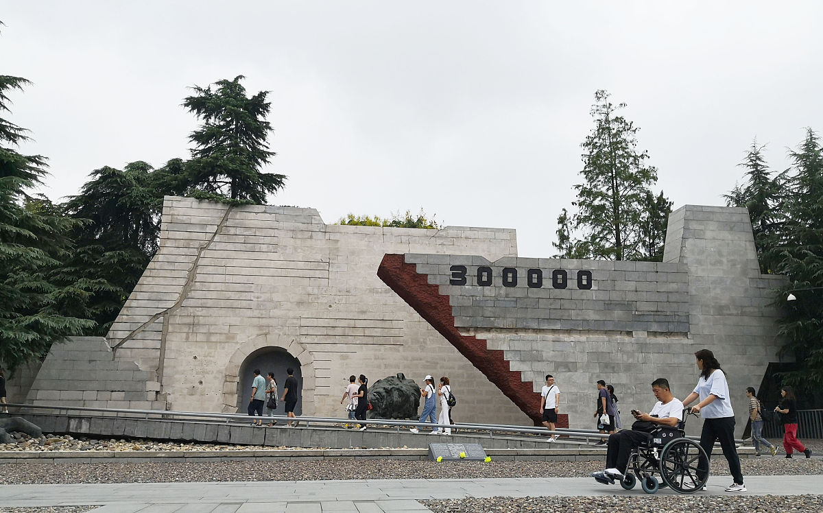 火车至老战士纪念广场在济南站还是济南西站下车